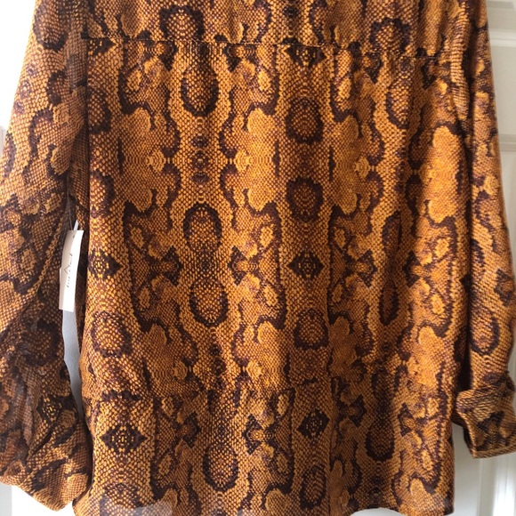 NWT fun print blouse with fitted belt waist - Picture 2 of 7